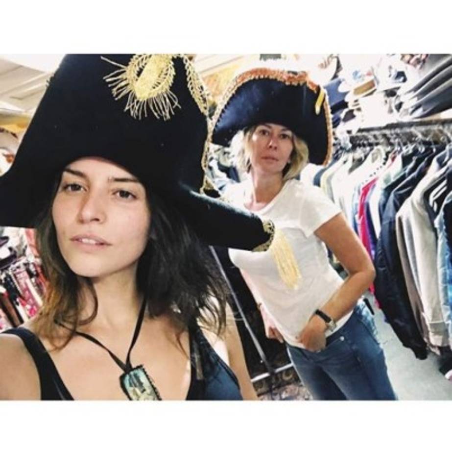 En medio de la controversia, apareció Lila con una candente revelación. Aseguró a la revista TV Notas que no entendía el comportamiento del padre de sus hijas, porque cuando Liliana tenía seis años de edad fue abusada por el guitarrista Publio García, en el estudio de grabación que la familia tenía en su hogar.<br/><br/>La intérprete agregó que, en ese momento, la reacción de José Luis fue despedirlo, sin hacer mayor bulla, para “no perjudicar su imagen artística”.