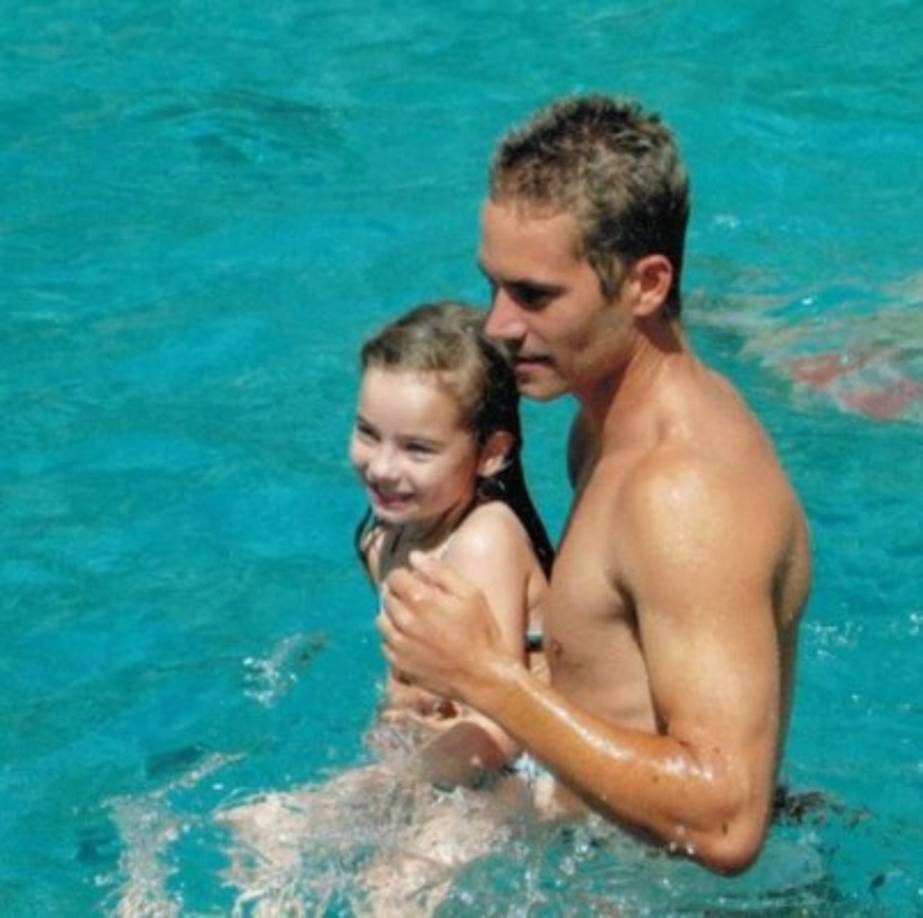 Años atrás, la cuenta de Instagram de la modelo era utilizada para recordar a su padre. Cada 12 de septiembre colgaba una imagen de ambos para felicitarlo por el que sería su cumpleaños.