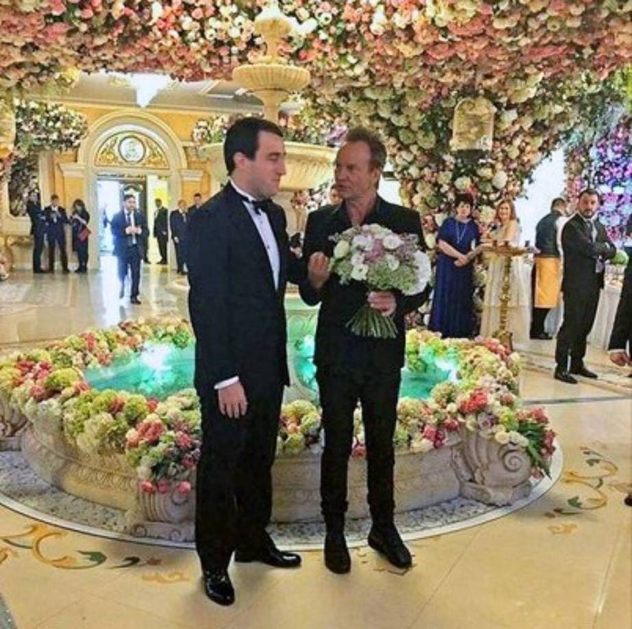 Sting cobró un millón y medio de dólares.