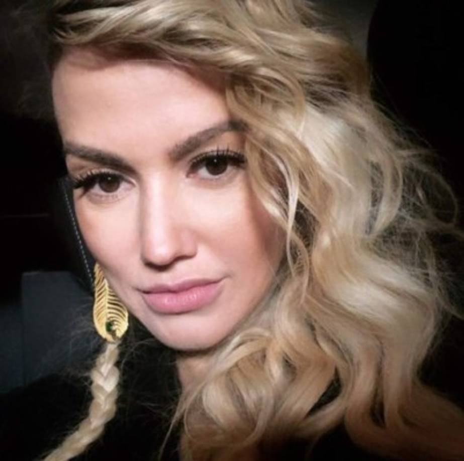 Es notable que Fanny Lu ha cambiado mucho y se nota sobre todo en su rostro, especialmente en su nariz, mentón y cachetes.