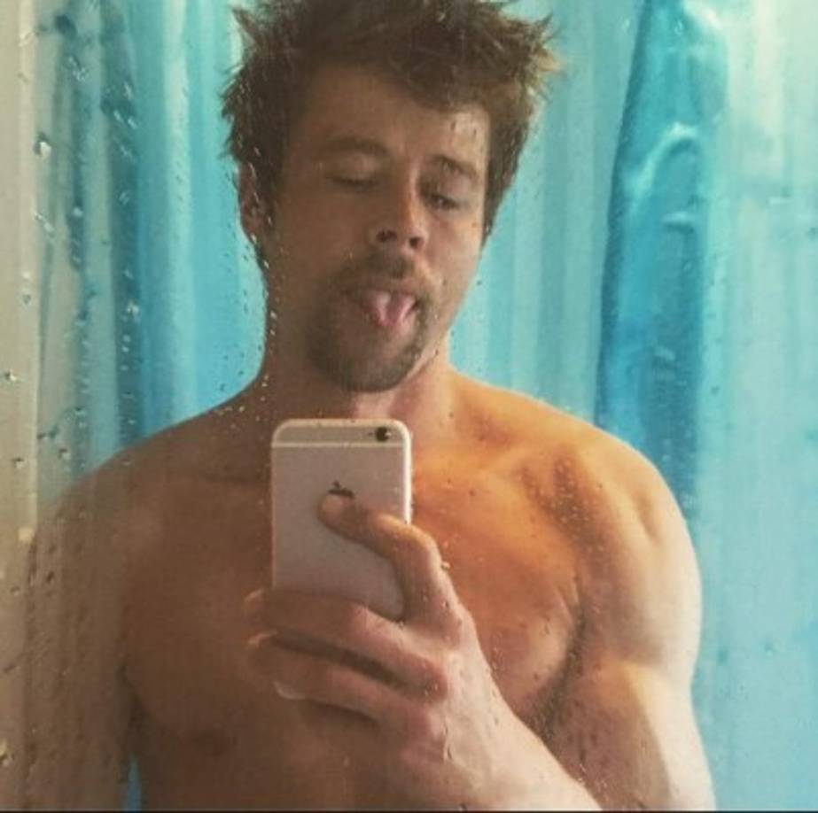 El obrero de la construcción de Oxford, contó a medios locales que fue hace 10 años cuando descubrió su “atractivo”. Señaló que un par de personas se le acercaron porque lo confundieron con el protagonista de la película El curioso caso de Benjamin Button.<br/><br/><br/>