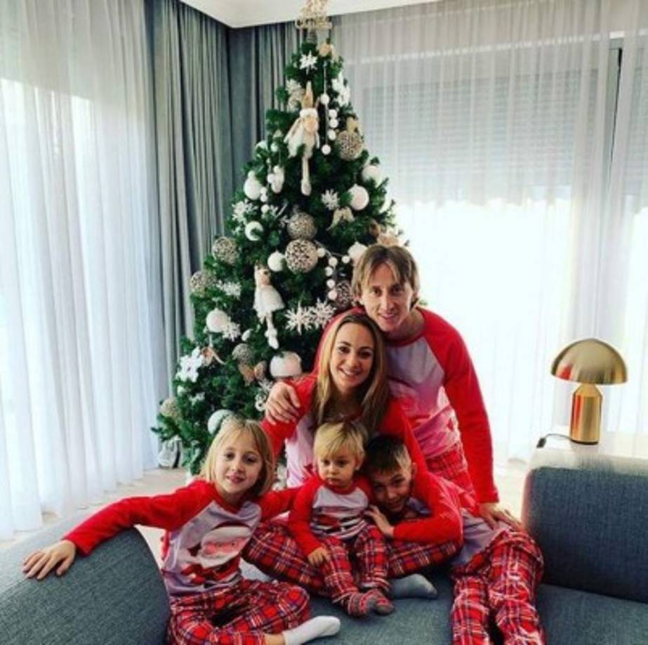 Luka Modric y su familia, en pijama.