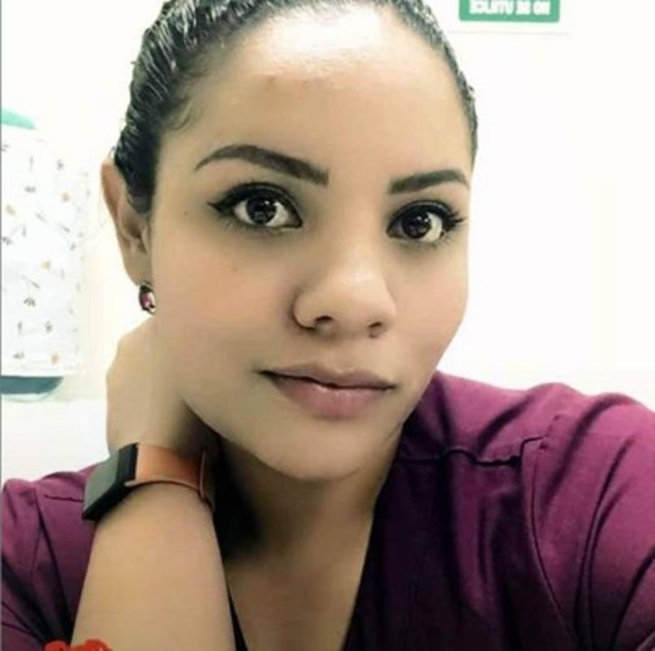 'Tengo 10 años de trabajar en esto, soy graduada de la Universidad Autónoma de Honduras en Tegucigalpa, saqué la carrera de terapia funcional, yo soy originaria de la capital, hice mi servicio social en el Mario Catarino Rivas y pues de ahí surgió que me quedara en San Pedro', comenta Sandra.