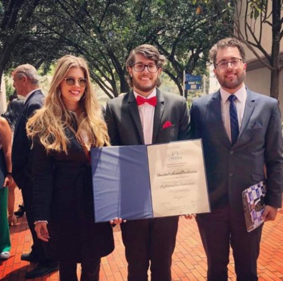 “Estos son los momentos en los que me siento conmovida y feliz, no saben cuánto, en los que confirmo que cualquier sacrificio que una mamá hace por sus hijos vale absolutamente la pena”, escribió Cepeda, y agradeció por el grado de su hijo. <br/><br/>“Gracias a Dios por todas estas bendiciones, por mis hijos, por el camino recorrido, tratando de no soltarme de tu mano. Realmente vale la pena”, concluyó. <br/>