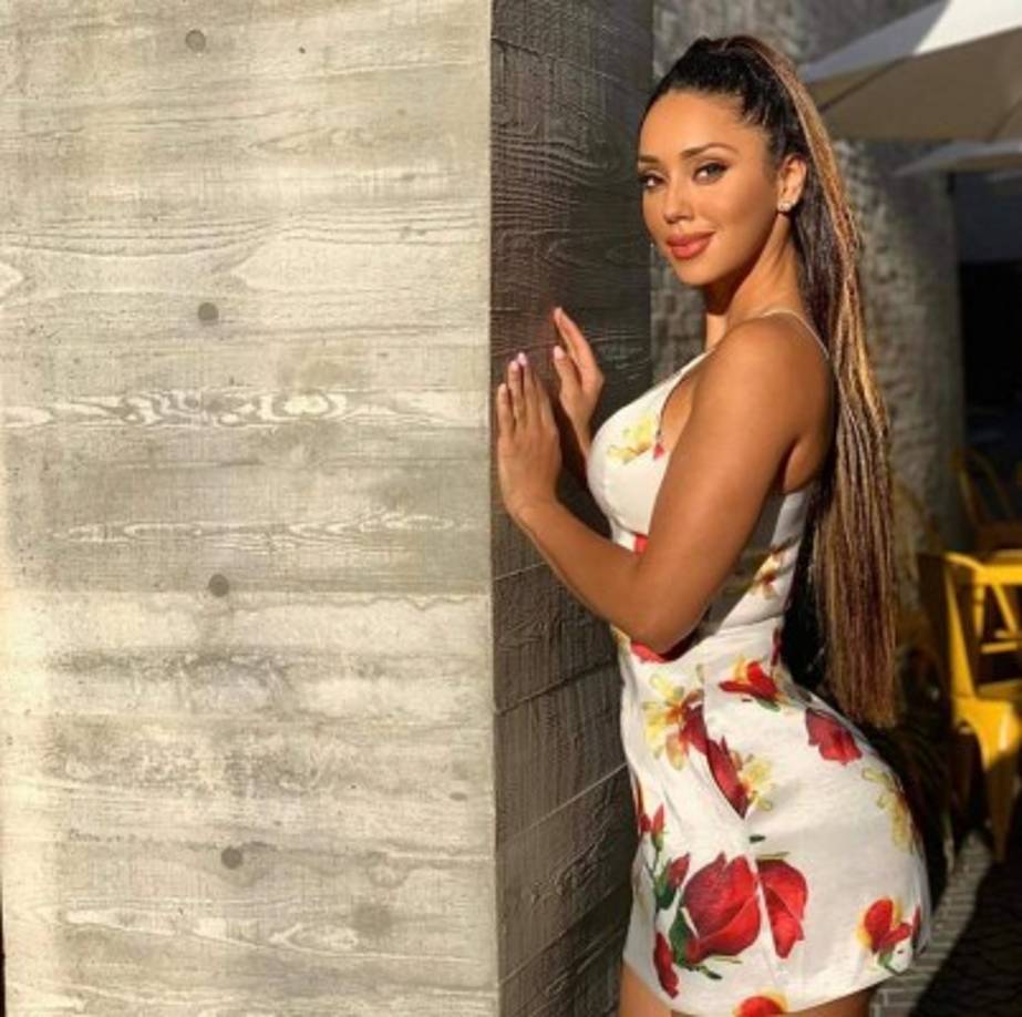 La bella modelo de 28 años se ha hecho un hueco en el mundo del espectáculo en EEUU, su imagen y espectacular cuerpo es admirado por los portales de belleza.