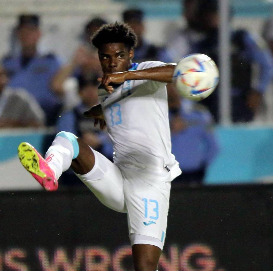 DEFENSAS: Maylor Núñez - Olimpia