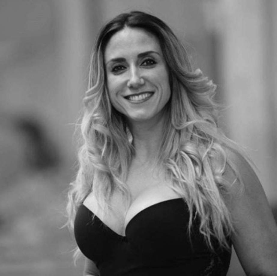 Esta hermosa española brilla en tres frentes, como Guardia Civil, luchadora y modelo.