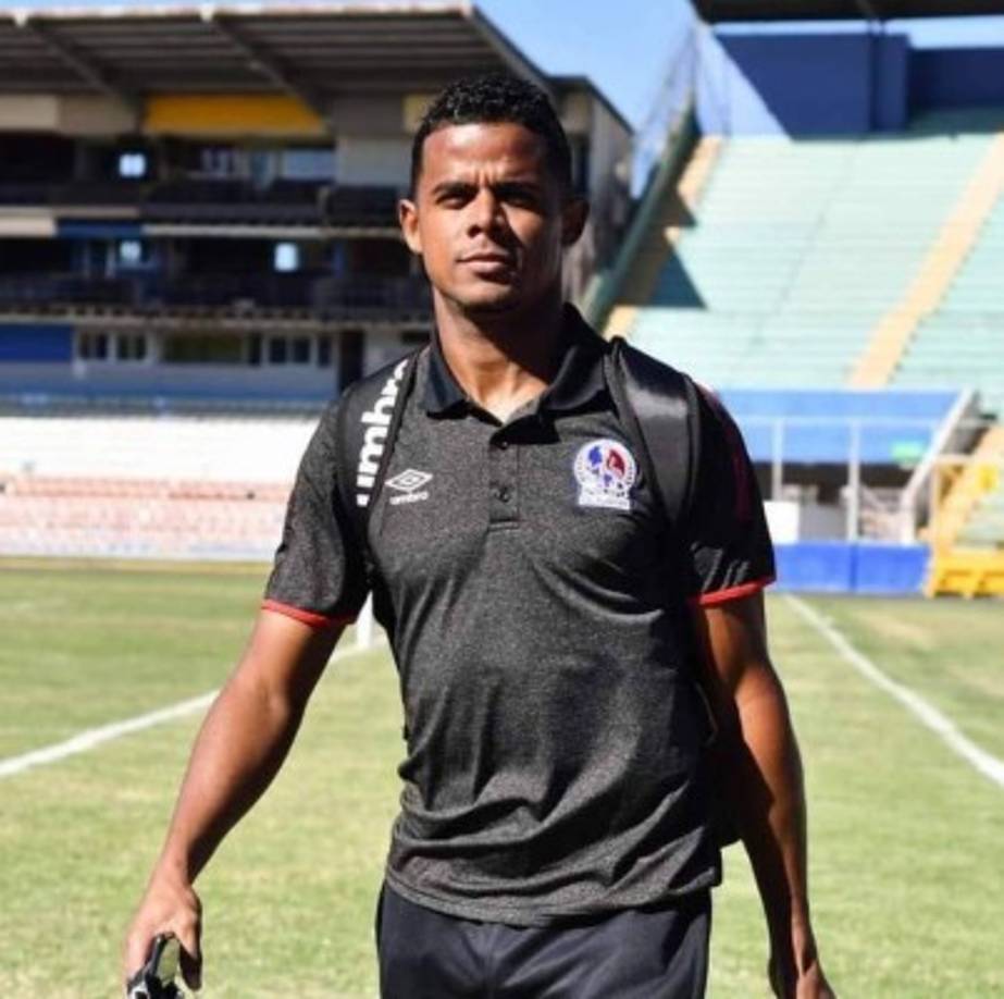 En el tricampeón Olimpia han informado que llegaron a un acuerdo para la renovación del contrato del defensor Samuel 'Chama' Córdova.