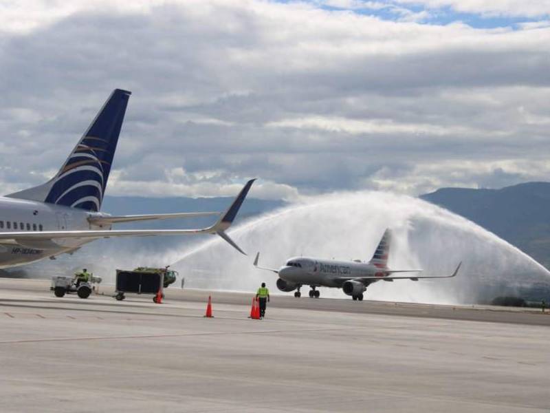 <b>Más de un 10% sube el tráfico de pasajeros, Servicio aeroportuario aumentará personal. Imagen de archivo. </b>
