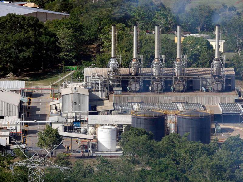 <b><span class=mln_uppercase_mln>Una planta de generación de energía térmica ubicada en el municipio de Choloma, estas empresas son las que tendrán que renegociar los contratos con la Enee.</span></b> archivo