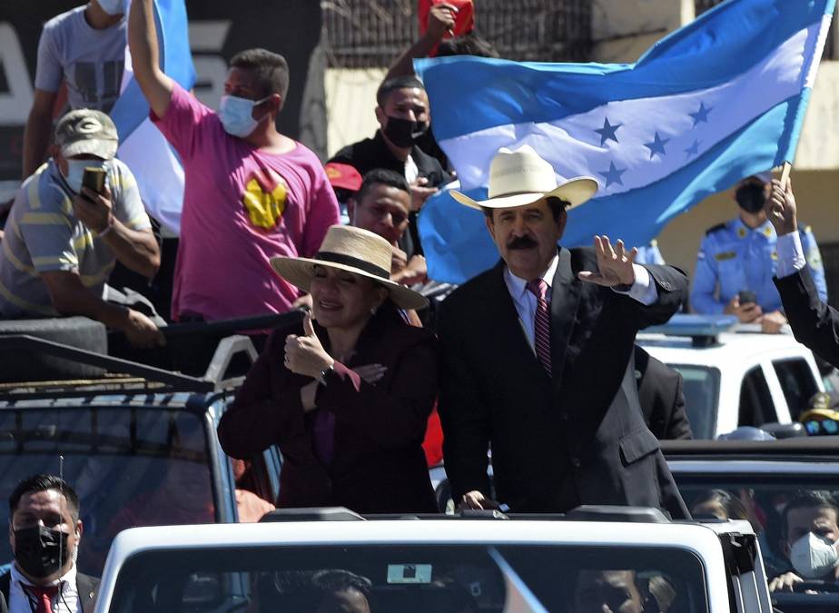 Mel Zelaya y Xiomara Castro, de lo más cariñosos en la toma de posesión