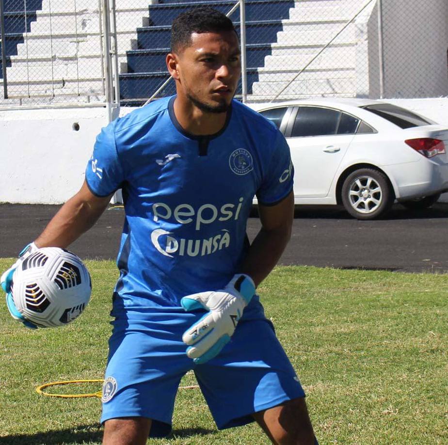 Marlon Licona: El portero del Motagua ya no formaría parte de la H para la fecha FIFA de octubre. Su lugar sería ocupado por Roberto López del Vida.