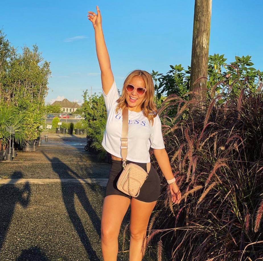 La extrovertida joven quien goza de una alta popularidad en las edes sociales, dijo que todo se dio tras fuerte bullying en las redes sociales, donde era criticada por estar subida de peso. 