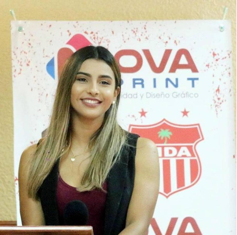 Marla detalló los proyectos que tienen en el Vida. ”Ahora que está don Luis Cruz tenemos un gran apoyo, ahora podemos resaltar la marca y hacer sentir a cada cocotero parte del club, poder llegar con las camisas a todo lado”.