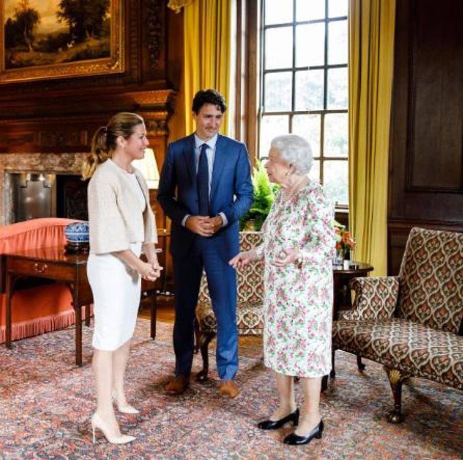 La reina Isabel II fue una “presencia constante” en la vida de los canadienses y “siempre seguirá siendo una parte importante de la historia” del país, dijo el jueves el primer ministro canadiense, Justin Trudeau. 