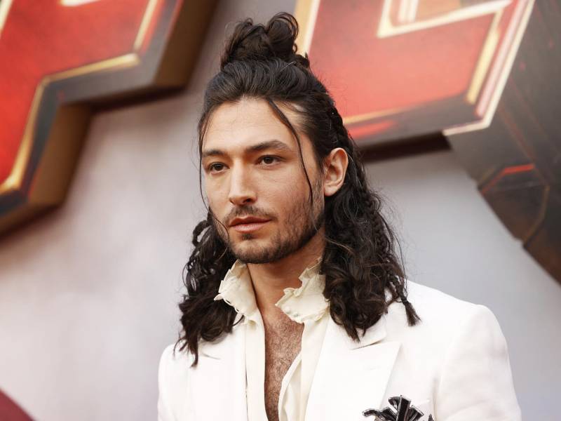 El actor estadounidense Ezra Miller llega para el estreno mundial de “The Flash” en Ovation Hollywood en Hollywood, California, el 12 de junio de 2023.