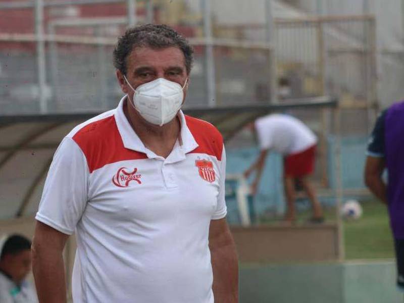 Fernando Mira actualmente tiene al Vida soñando con el título de liga.