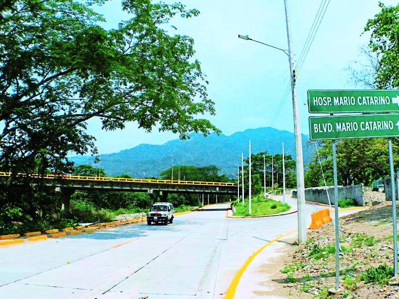La pavimentación de bordos en la ciudad es una opción de vías alternas y recuperación de espacios.