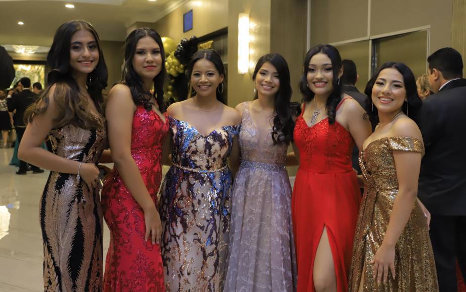 Alondra Leiva, Amada Miranda, Geraldine Barralaga, Alexandra Rodríguez, Editza Amador y Lizzy Ventura