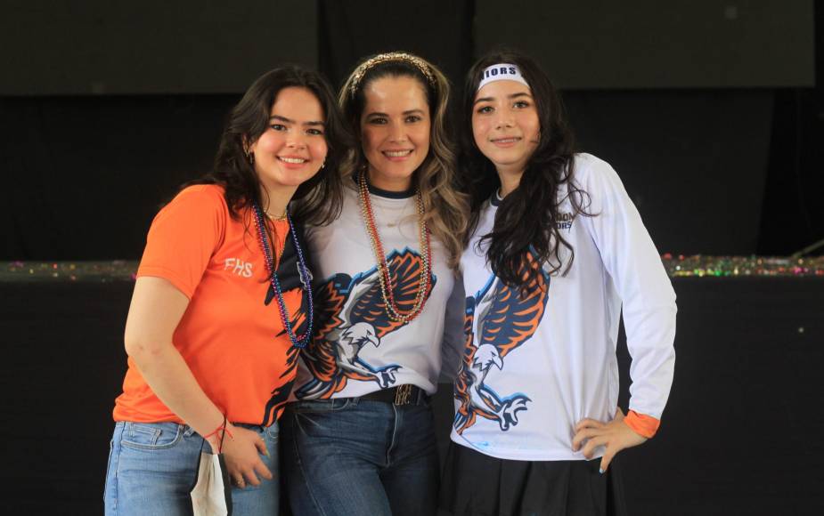 Valerie Siu, Angie de Romero e Isabella Romero 