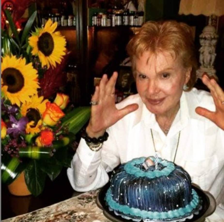 En 2011, luego de una revelación decidió cambiarse el nombre a Shanti Anda.