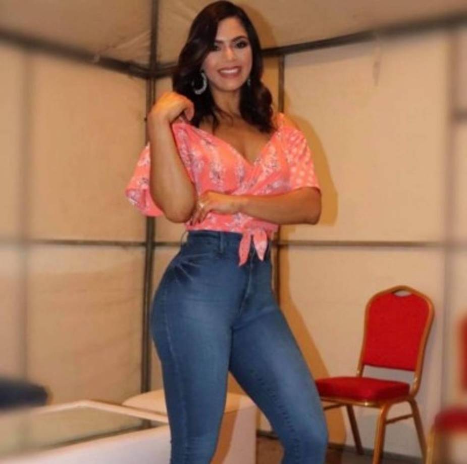 Loren Mercadal llevó su 'Chonguengue' a La Ceiba y animó con su dulzura a los ceibeños. ¡Belleza natural!