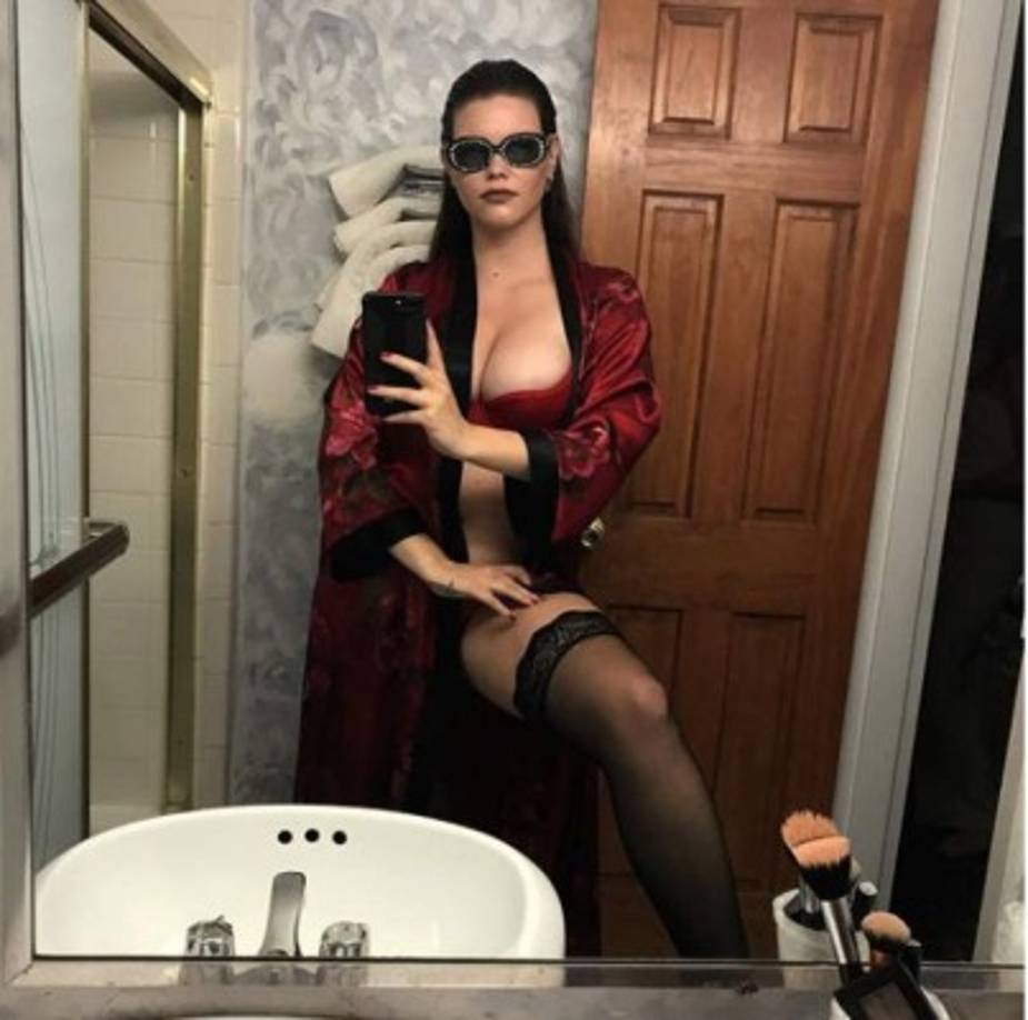 La extrovertida Constable, se jacta de tener un busto de 41 pulgadas.