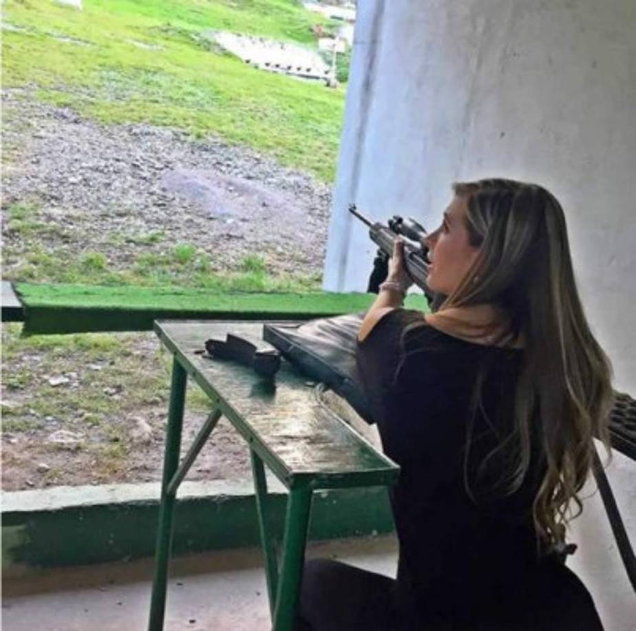 Previo a que el delantero de Chivas diera a conocer la noticia, se especuló que Pulido habría buscado a su ex novia, Gaby Ramírez quien vive en Guadalajara, pero Alan desmintió ese rumor.