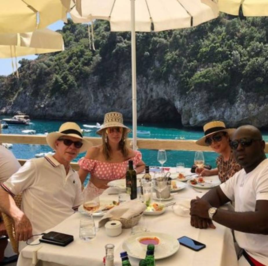 Al parecer, la diferencia de edades no les afecta en su relación, y es que la pareja luce más enamorada que nunca según sus últimas publicaciones.