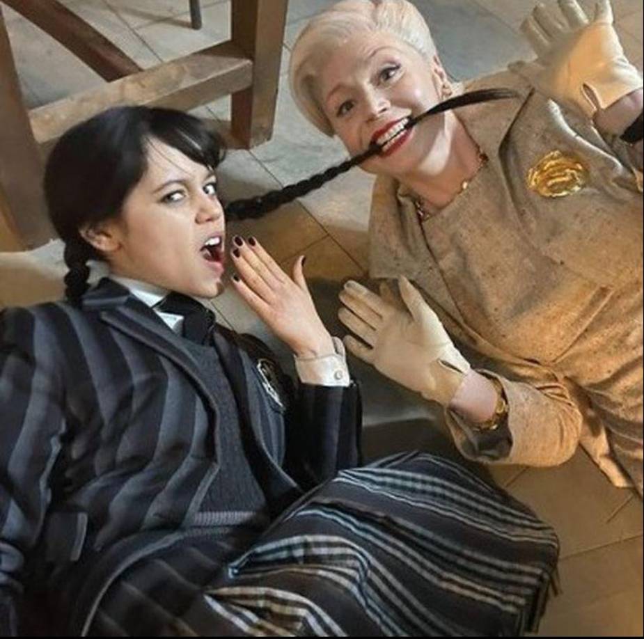 Las mejores fotos detrás de cámaras de “Merlina”