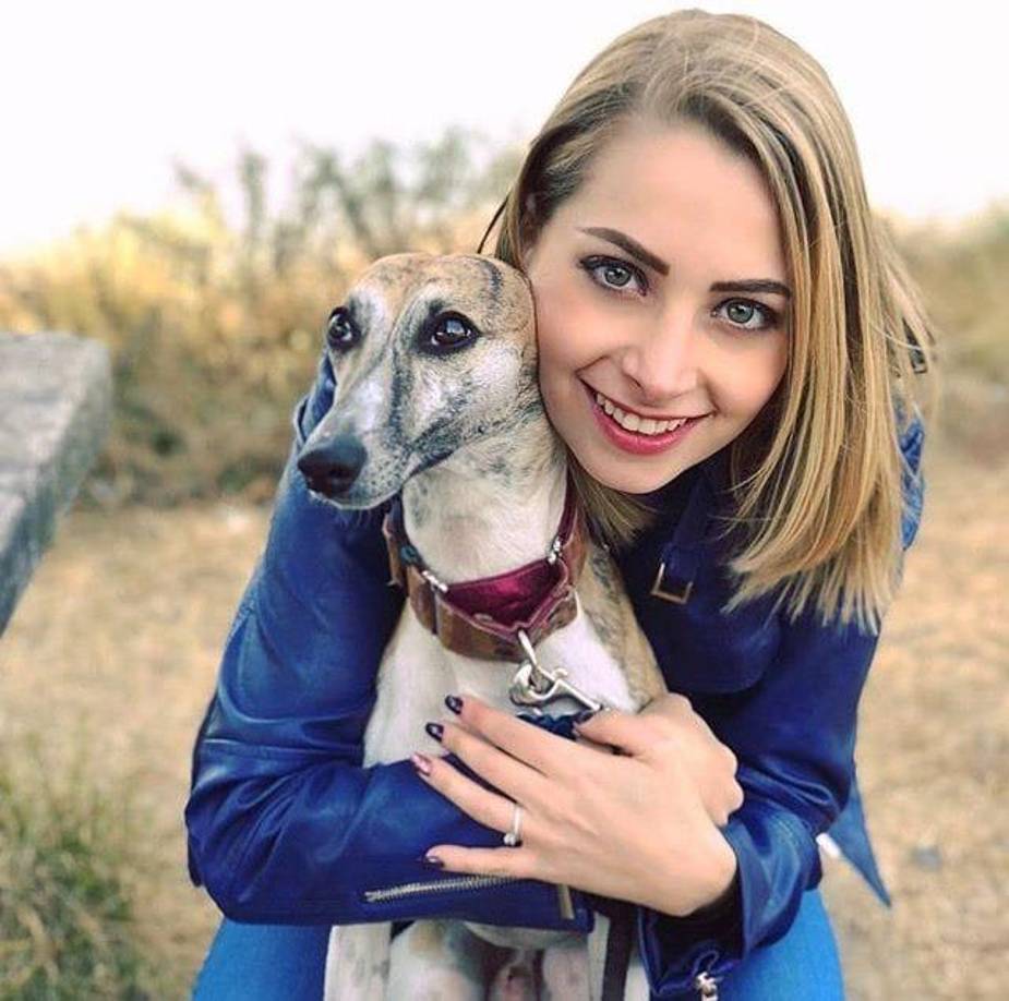 Espinoza también menciona “La psicología no es un circo y la salud psicológica no es un nicho de oportunidad para influencers y actores que no la hicieron en esas áreas. Etiqueten a COFEPRIS a ver si nos explican qué se hace en estos casos”.