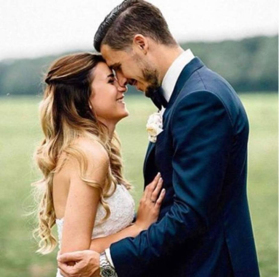 Laura Friese es la esposa del delantero australiano Mathew Leckie.