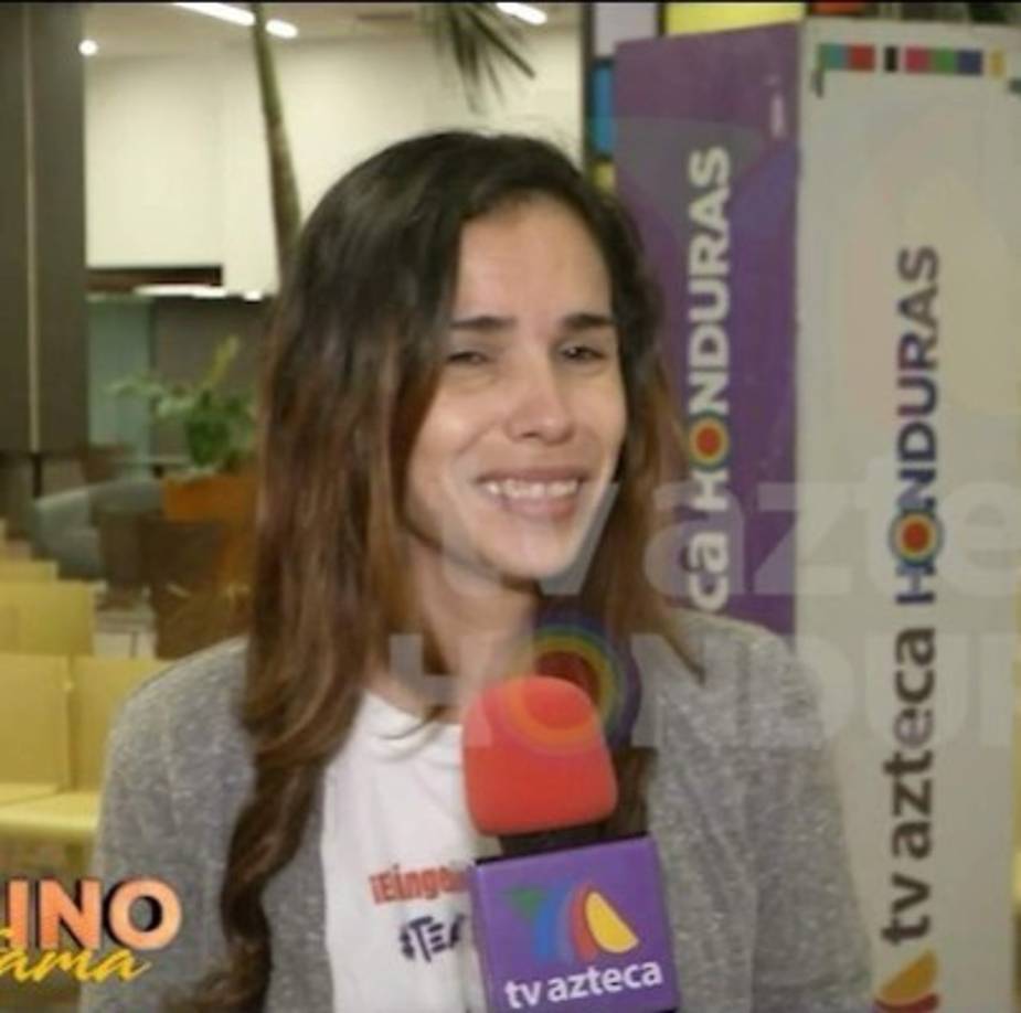 Familia talentosa- Karla Flores, madre de Angie, también canta, solo que a nivel amateur. Además, uno de sus tíos, Luis Torres, es actor. Él fue quien la presentó a <a href='https://www.laprensa.hn/espectaculos/1358656-410/angie-flores-dax-marcell-manager-la_academia' style='color:red;text-decoration:underline' target='_blank'>Dax Marcell, el sampedrano que la apoyó para entrar en La Academia. </a><br/><br/><br/>