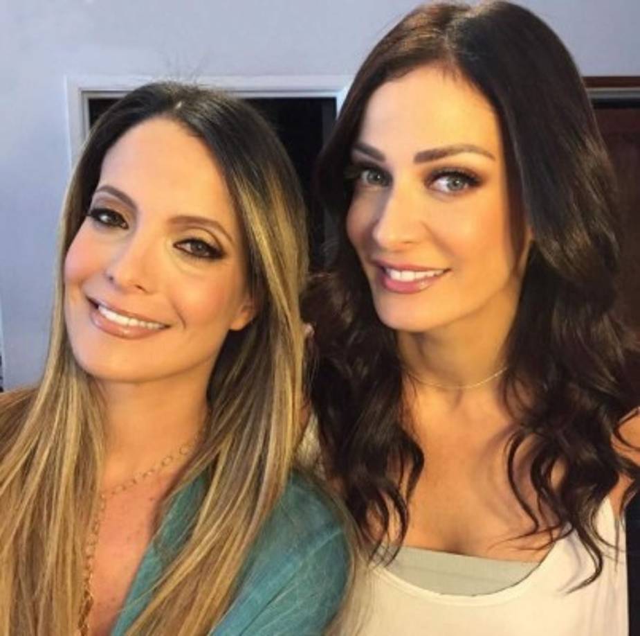 Janet y Dayanara Torres<br/>