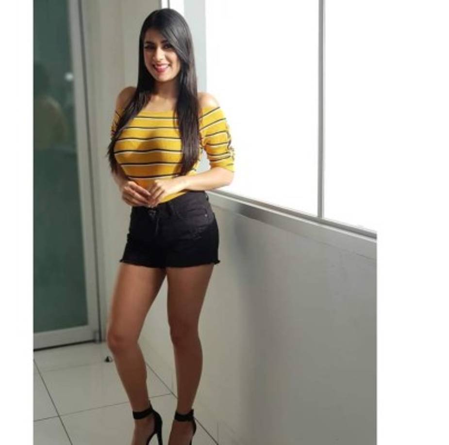 Alejandra Ruiz - HCH deportes<br/><br/>Es una joven presentadora del programa de deportes que se transmite de lunes a viernes en horario estelar. Ale es doctora en microbiología graduada de la UNAH.