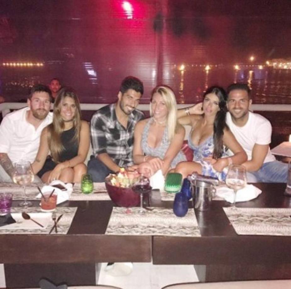 'Con esos amigos que te regala la vida❤️ Gracias por estos días y por la sorpresita', escribió Antonella.