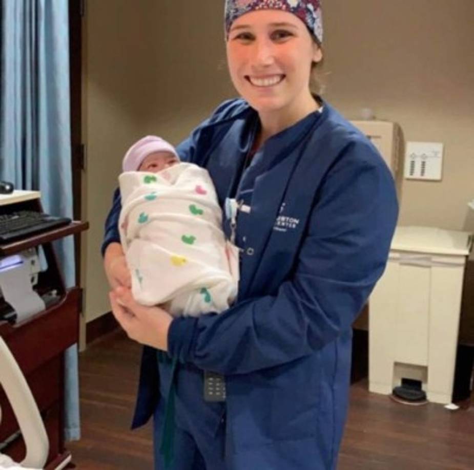 Además, los doctores iban a aplicarle un tratamiento experimental como último recurso. 'Antes de que pudiéramos ver si este nuevo medicamento era efectivo, sus pulmones no pudieron responder más', escribió su familia al informar su muerte el sábado pasado.