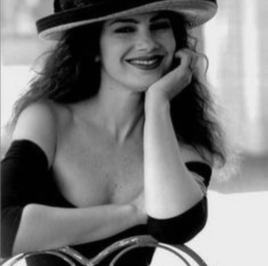 Algo que pocos sabían es que sufrió una violación en 1985 durante un asalto dentro de su casa. La actriz tardó mucho en recuperarse y más aún en revelarlo a la prensa.