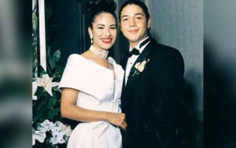 La pareja desafió al patriarca de la familia Quintanilla y decidió casarse a escondidas en abril de 1992.