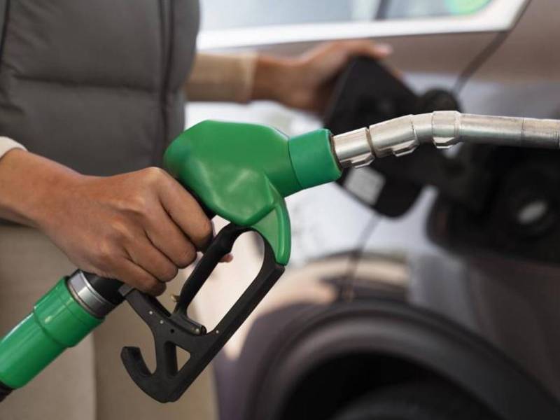 En el primer cuatrimestre de 2024 se importaron 1.5 millones de barriles de gasolina superior, por un valor de 167.8 millones de dólares y 1.3 millones de barriles de regular por $128.8 millones.