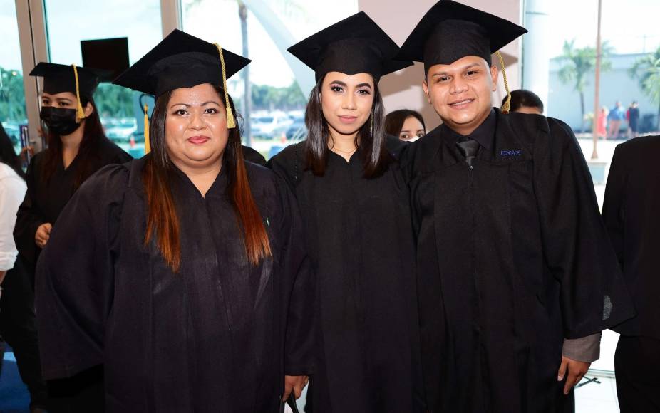 Corina Ramírez, Acssa Flores y Walter Hernández