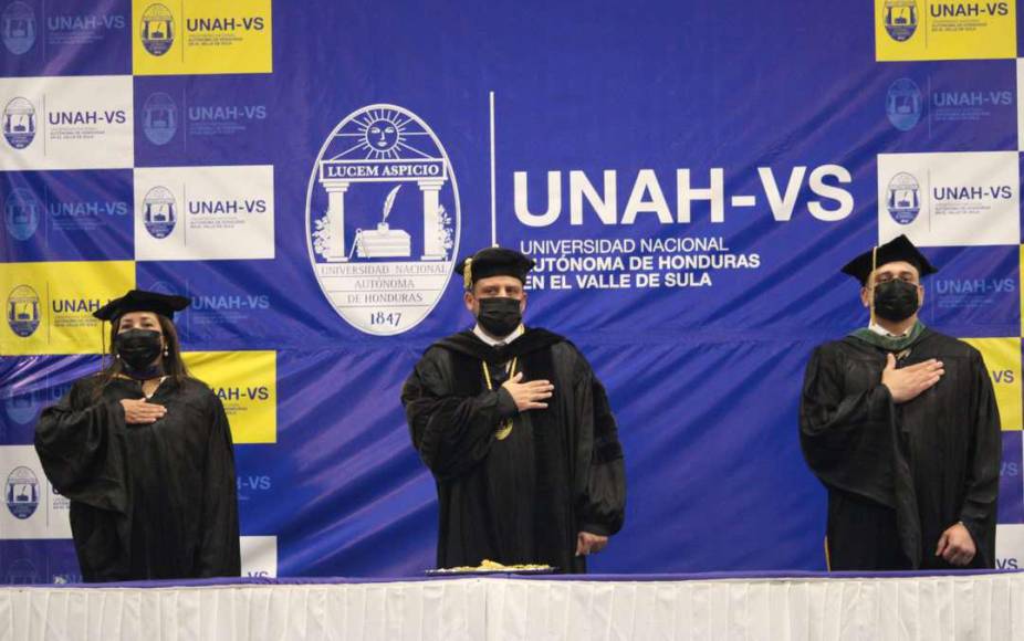 UNAH-VS celebra la graduación a 795 nuevos profesionales