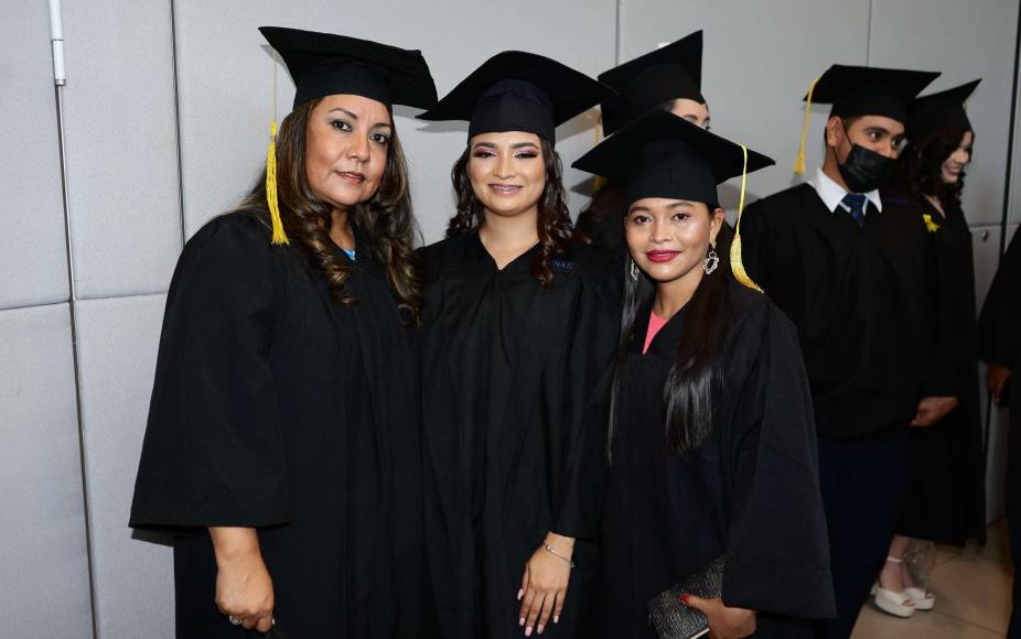 María Mejía, Michelle Lozano e Iris Cruz