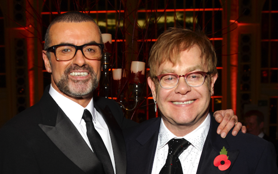 George Michael y Elton John comenzaron su amistad en los años 80, sin embargo, se distanciaron por culpa de las adicciones de Michael, e incluso hubo algunas peleas mediáticas. Reanudaron su amistad en el 2011 y cuando falleció George en diciembre de 2016, John envió un emotivo mensaje, asegurando que había perdido a uno de sus amigos más amados.