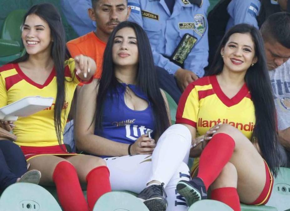 Estas hermosas edecanes cautivaron en el Marathón vs Motagua.