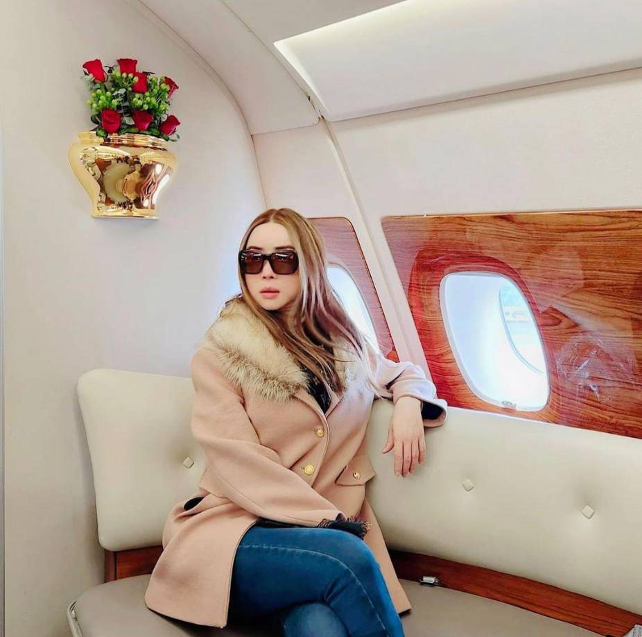 Como es lógico, luego de su aparición en Miss Universo, en muchos lugares se ha empezado a escudriñar más en la vida de Anne Jakrajutatip, la dueña del conglomerado multinacional tailandés JKN Global. 