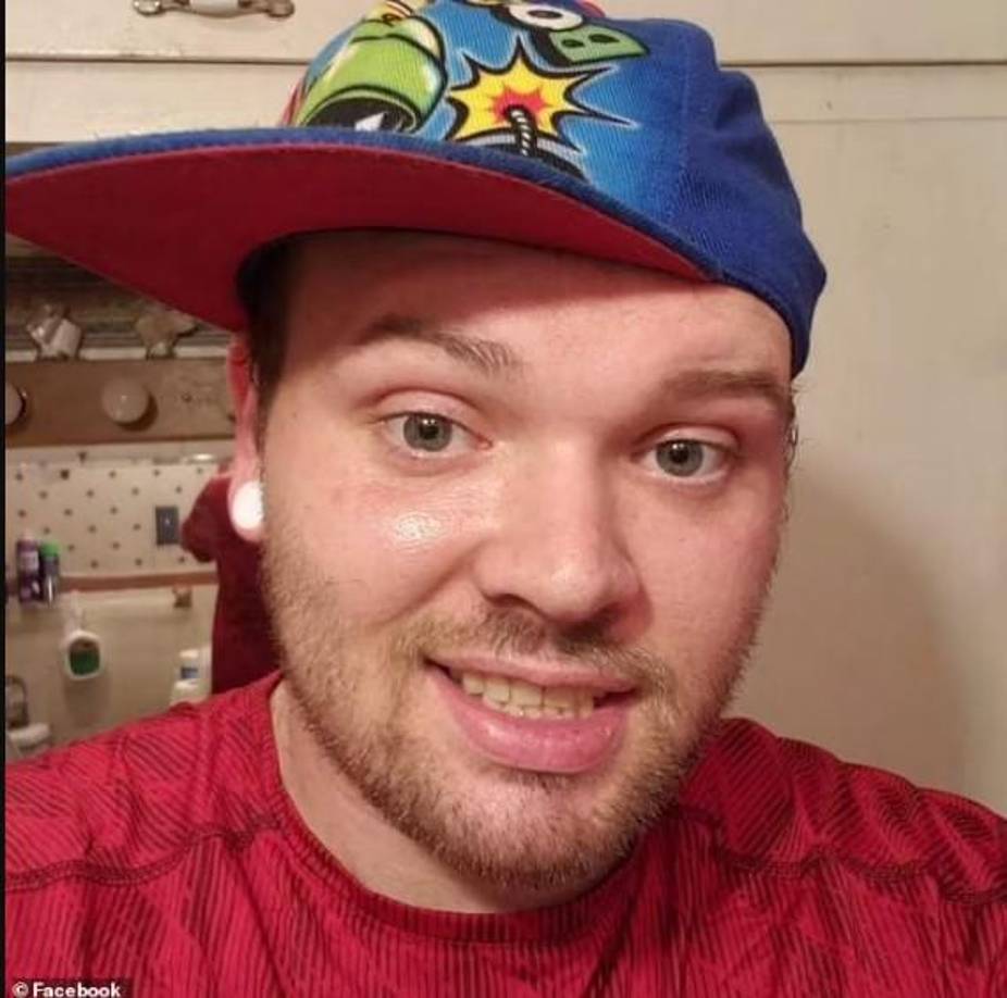 Tanner Lynn Horner es el asesino confeso de Athena Strand. En la declaración jurada, se detalla que el conductor de FedEx, atropelló a la niña cuando retrocedía su camioneta y luego la puso en el vehículo.