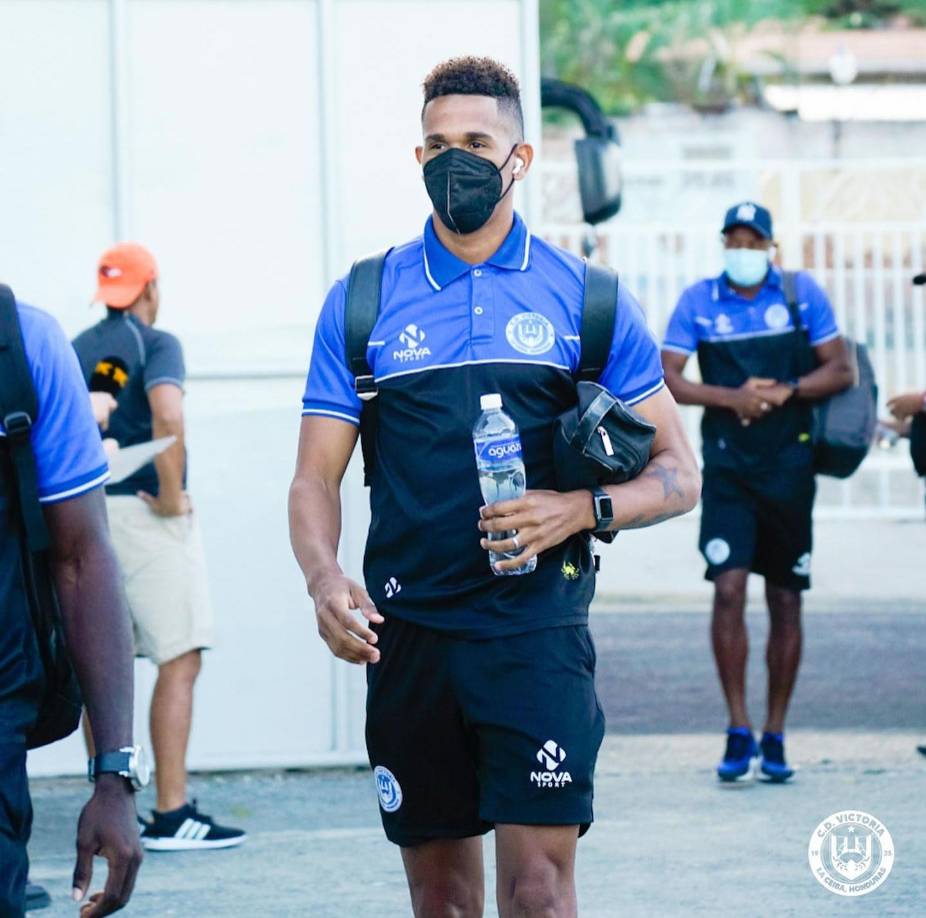 El delantero cubano Yaudel Lahera ha ampliado su contrato con el Victoria por un año más.