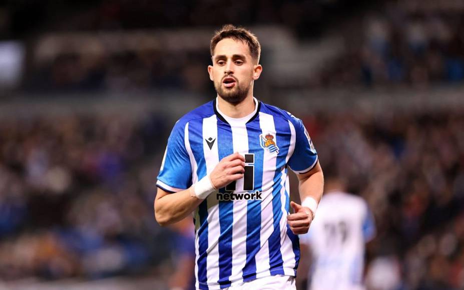 Según el diario Sport, el Barcelona espera fichar a Adnan Januzaj en este mercado invernal. El jugador belga llegó a la Real Sociedad procedente del Manchester United. A pesar de no ser titular indiscutible con la Real es un jugador desequilibrante que ofrece algo diferente y esta temporada está con más protagonismo. El extremo acaba contrato en junio y el Barça está al acecho. Pero si quiere llevárselo en este enero no sería barato. Su cláusula es de 60 millones y los vascos no le dejarían salir ahora por menos de 15 millones, un precio que no es asequible para los culés.