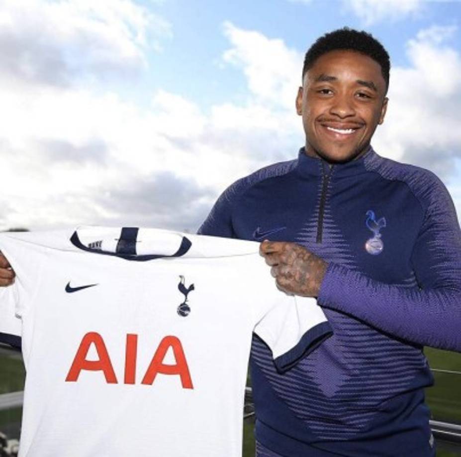 Steven Bergwijn ya es oficialmente nuevo jugador de los Tottenham Hotspur de José Mourinho. El extremo holandés firma hasta 2025 con su nuevo club.